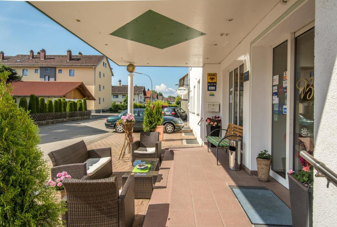 Hotel St. Martin マルクトオーバードルフ エクステリア 写真